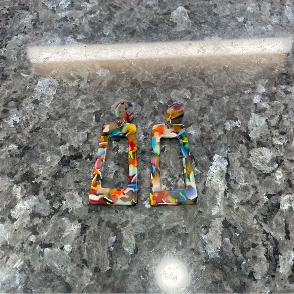 Colorful acrylic earrings - Picture 4 of 5